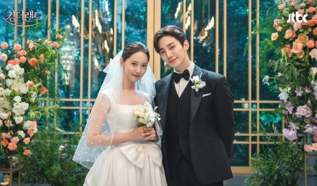 From 'QUEEN OF TEARS' to 'DOCTOR SLUMP', Here are the Most Memorable Wedding Portraits in Korean Dramas