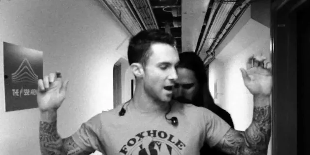 Hayo, siapa yang sudah melting duluan gara-gara muka cakep Adam levine?