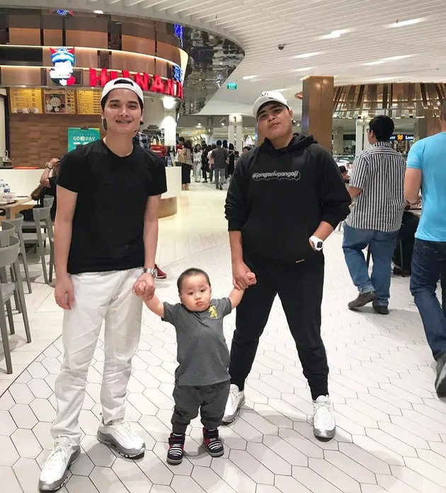 Potret kompak ALvin Faiz dan adiknya.