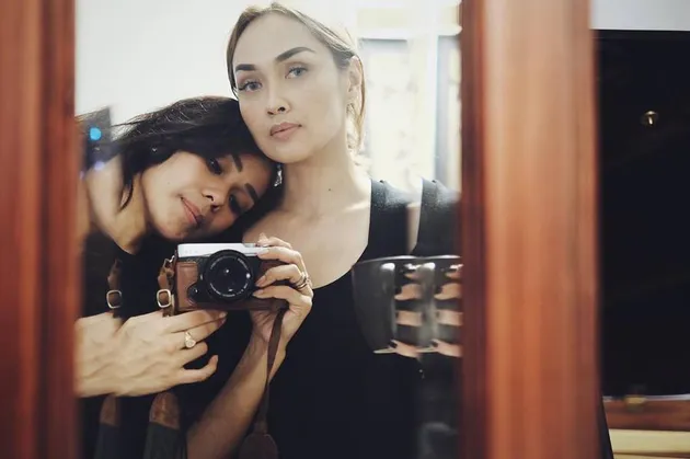 Adinia Wriasti - Sara Wijayanto