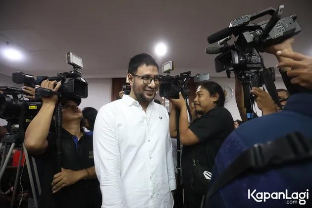 Ammar Zoni di tengah wartawan