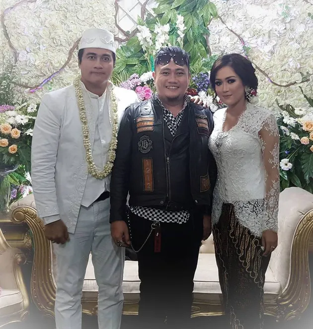 Foto Pernikahan Adjie Pangestu
