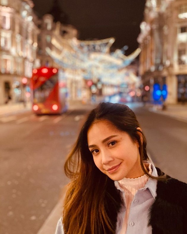 Nagita Slavina and Luna Maya's Beautiful Encounter in London, Spending Time Together with Ryochin