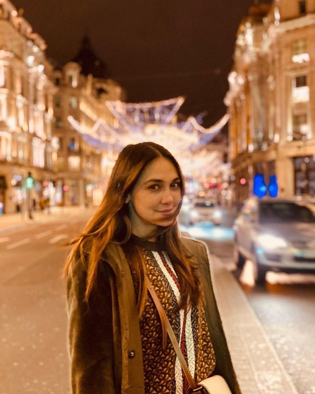 Nagita Slavina and Luna Maya's Beautiful Encounter in London, Spending Time Together with Ryochin