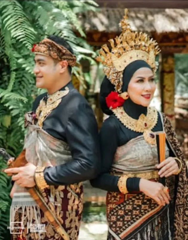  Prewedding Artis Pakai Adat Bali 
