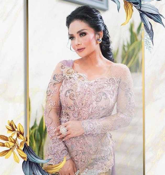 Beautiful Style Competition between Ashanty and Krisdayanti at Aurel's Engagement Event - Atta, Equally Elegant and Glamorous in Purple Kebaya