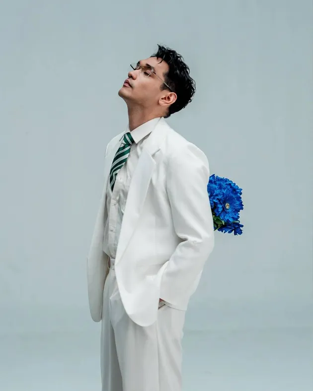 Afgan di MV kacamata