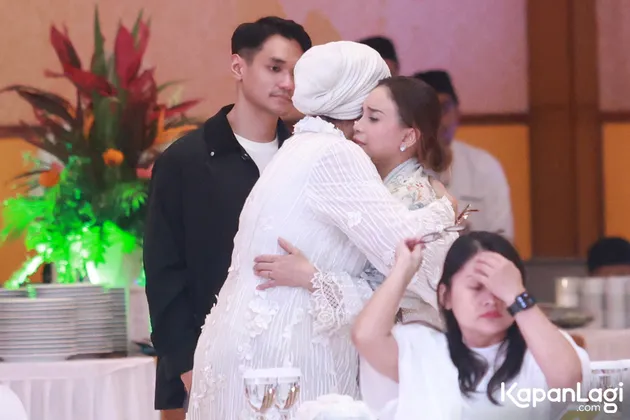 Afgan di Tahlilan Tujuh Hari Titiek Puspa