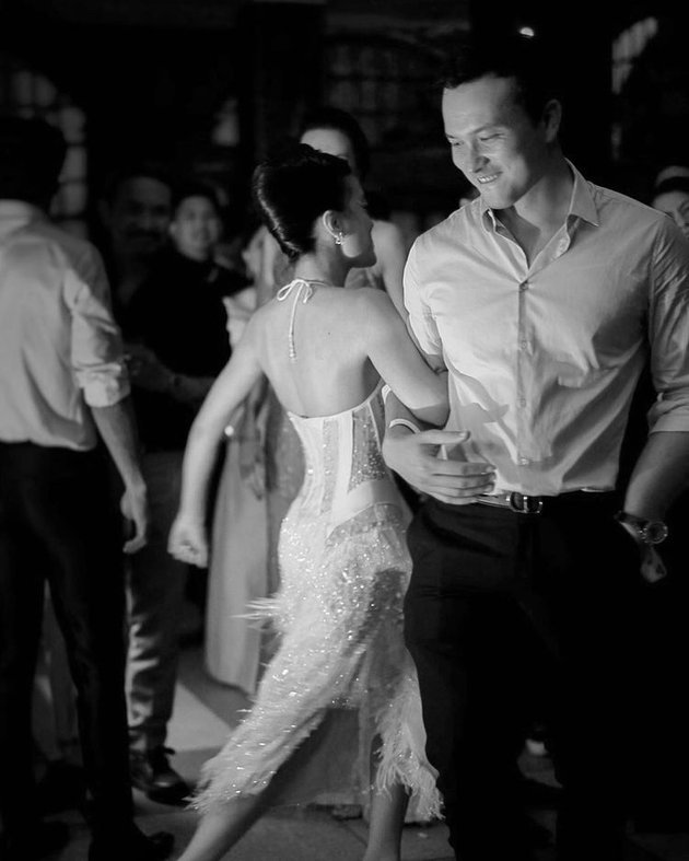 After Wedding Party, Eva Celia Stunning with Sparkling Dress Like a Dancer