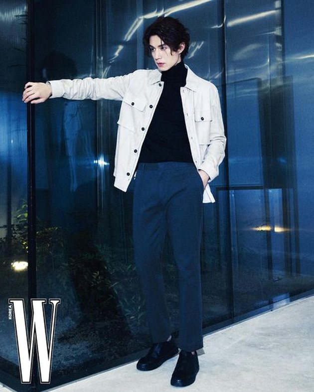 Ahjussi Rasa Oppa, Lee Dong Wook's Latest Photoshoot in W Korea Magazine: Showing Handsome Eternal Charm like a Vampire!