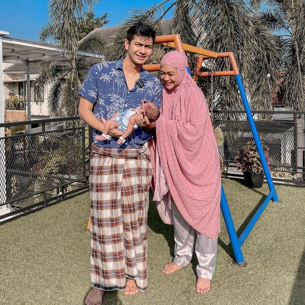 Invite Baby Moana to Play Trampoline, 8 Photos of Ria Ricis and Teuku Ryan Who Are Said to Have the Wrong Parenting Style - Harvesting Netizen's Criticism