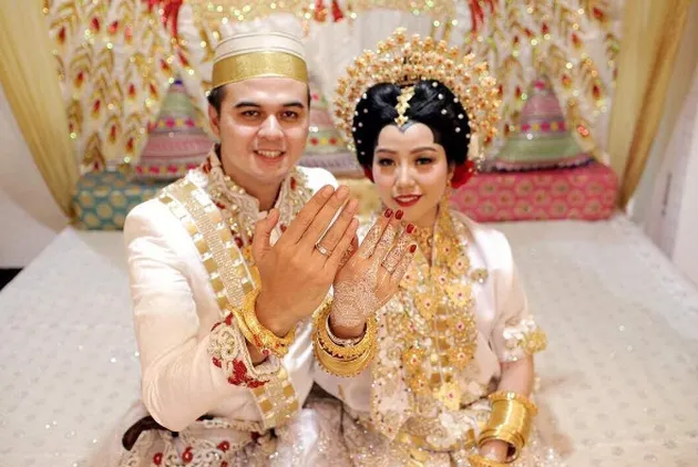 AKAD NIKAH DITMAR HADI DAN MEITY KHIDMAT DENGAN ADAT AKAD NIKAH DITMAR HADI DAN MEITY KHIDMAT DENGAN ADAT