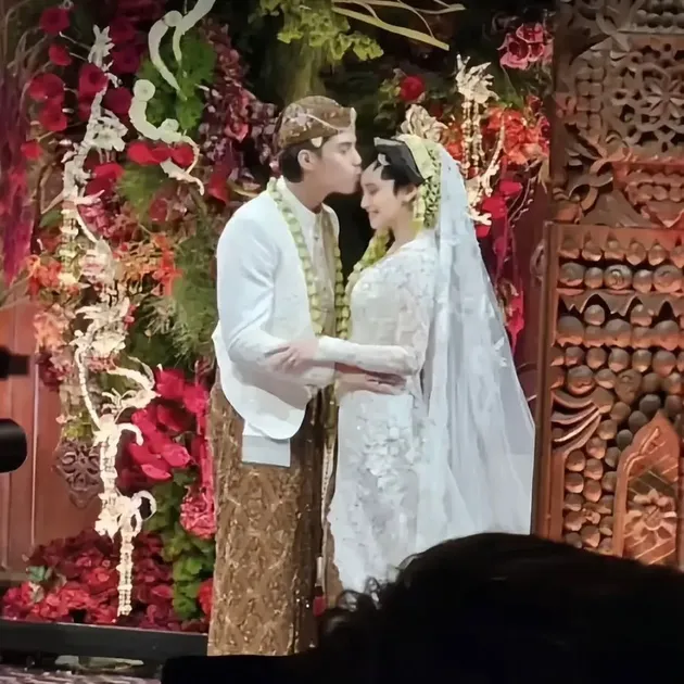 Akad Nikah El Rumi Syifa Hadju