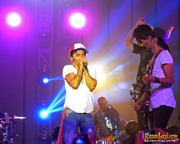 Revolusi Bunga Slank