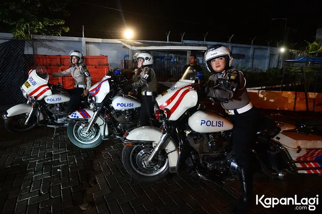 foto aksi freestyle polwan cantik