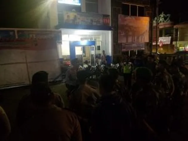 bom surabaya, aksi bom surabaya, bom gereja surabaya, bom mapolres surabaya