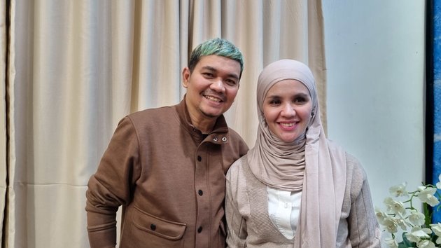 Admit 2023 as the Hardest Year, 8 Portraits of Indra Bekti and Aldila Jelita Growing to Love Each Other More