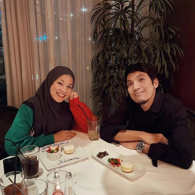 Admitting a 16-Year Age Gap as a Challenge, Here are 8 Photos of Desta and Natasha Rizki Who Say that a 10-Year Marriage is Not Easy - Both are Stubborn
