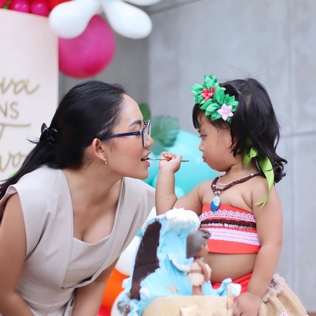 Celebrate Chava's Birthday with Okin, Rachel Vennya's Face Becomes the Spotlight