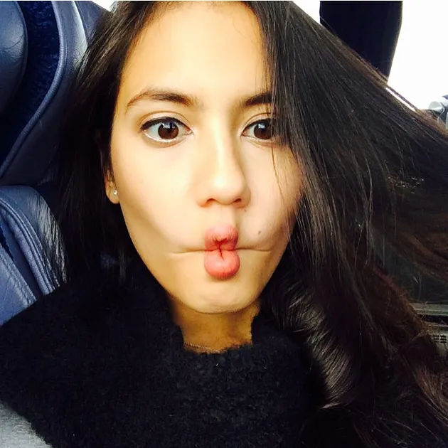 11 Seleb tetap cantik flawless walau berpose jelek &amp; aneh!!