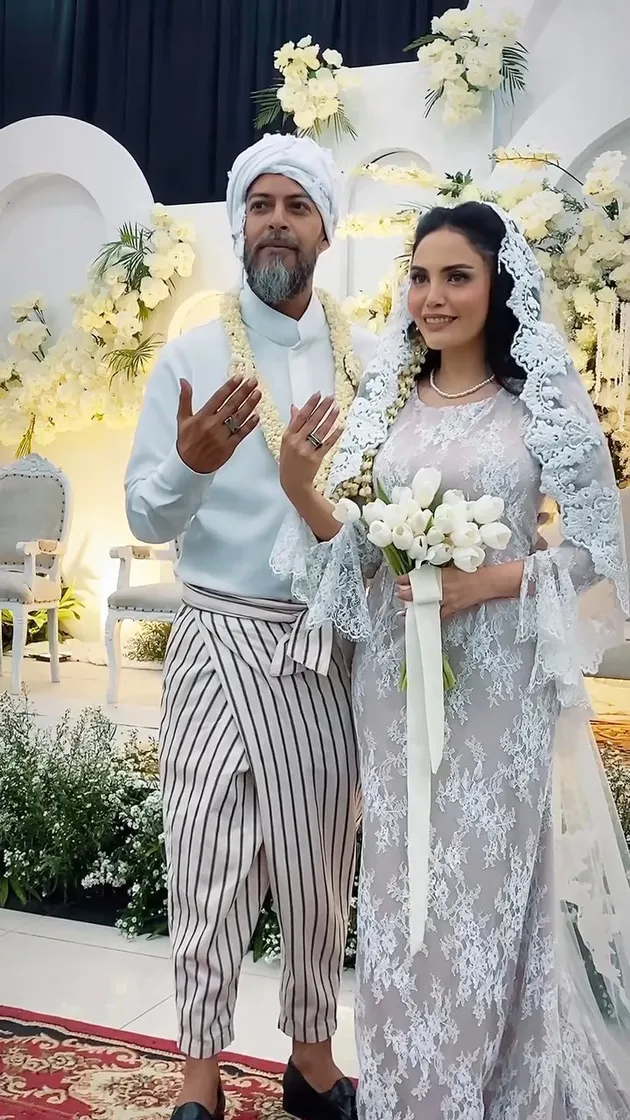 Alex Abbad resmi menikah