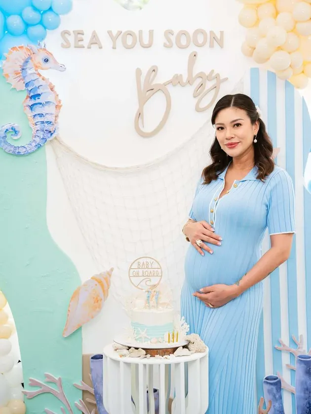 Aline Adita gelar baby shower