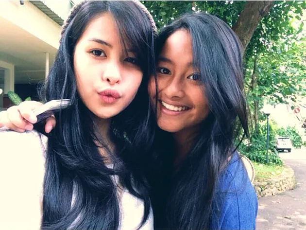 Maudy Ayunda &amp; Amanda Khairunnisa