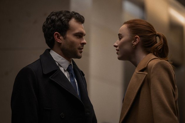 Ambition, Romance, and Competition in the Thriller Film 'FAIR PLAY' with Phoebe Dynevor and Alden Ehrenreich