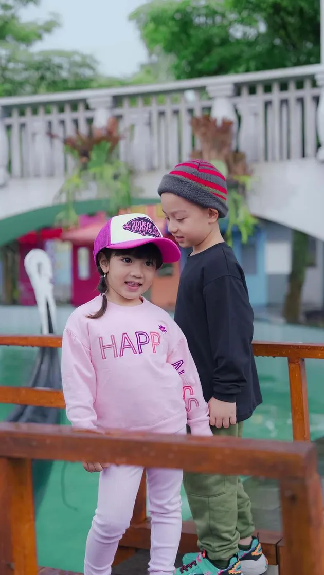 Air Rumi &amp; Amala anak Irish Bella