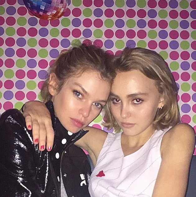 Lily Rose dan Stella Maxwell
