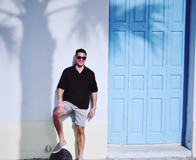 Andrew White vs Brad Pitt