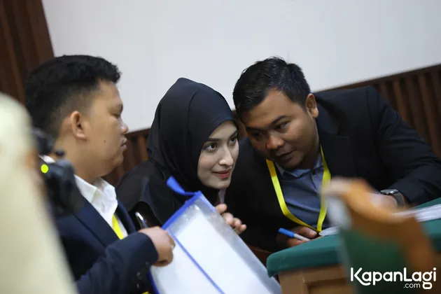 Angbeen Rishi Bersama Kuasa Hukum