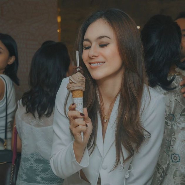 Anggun Bak Dewi Yunani, 10 Potret Wulan Guritno Attending BVLGARI Event - Photos Holding Ice Cream Look Beautiful