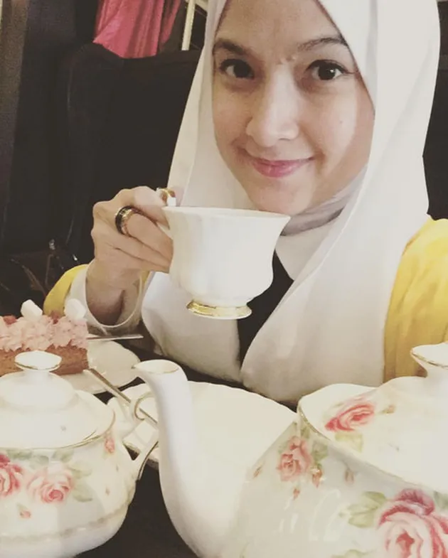 Andhara Early