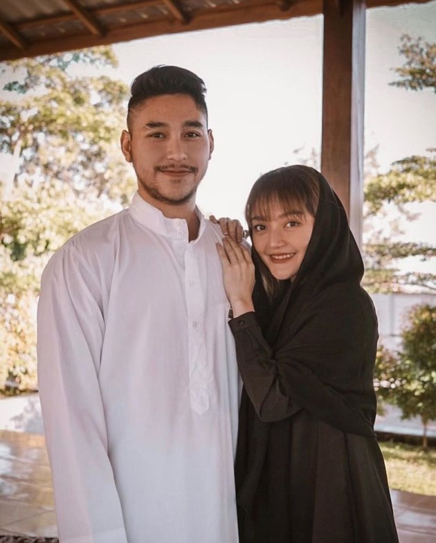 1 Year Anniversary, Here are 8 Photos of Siti Badriah and Krisjiana Baharudin's Sweet Moments that Make You Swoon