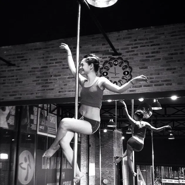 Artis Hobi Pole Dance