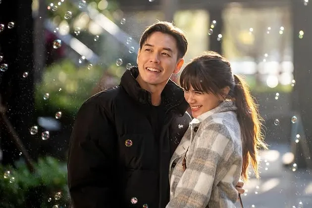 Anthony Xie dan Audi Marissa tertawa