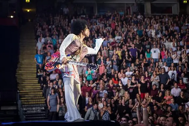 meriahnya Glastonbury Festival