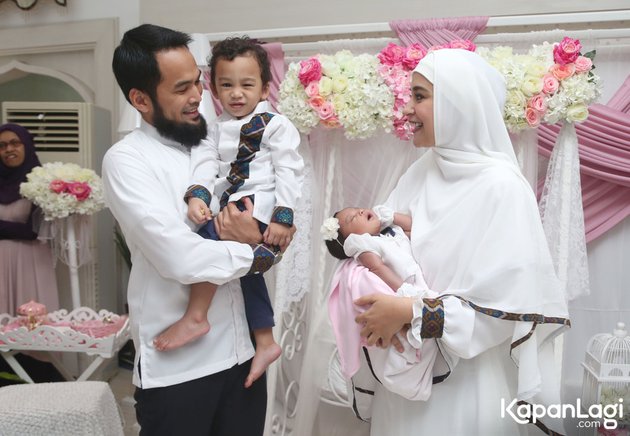  AQIQAH  ANAK KEDUA SHIREEN TEUKU WISNU PENUH BUNGA DAN 