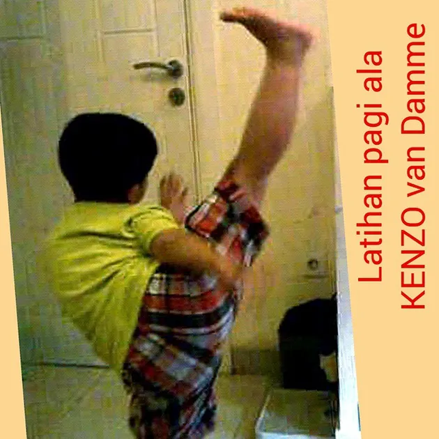 ARI WIBOWO AYAH GANTENG DENGAN DUA ANAKNYA YANG ...