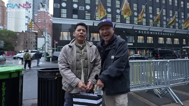 Ariel Noah belikan anak kosmetik