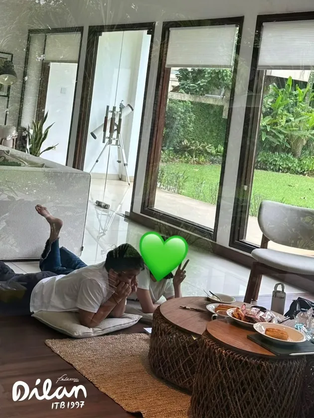 Ariel &amp; pemeran ancika