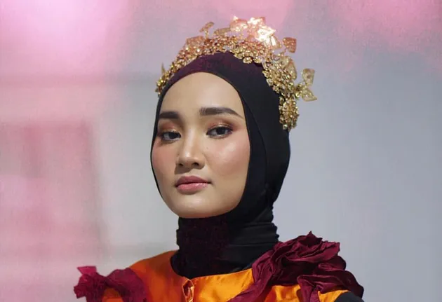 Artis pembuka AG 2018 memakai aksesoris Rinaldy Yunardy