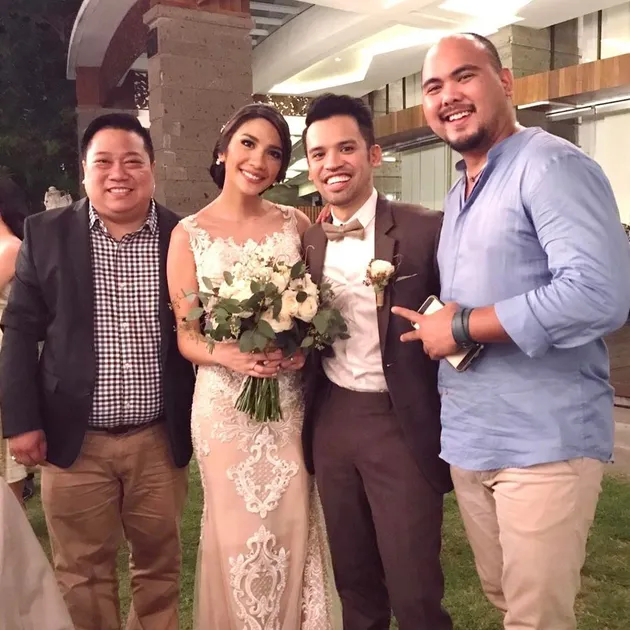 ARTIS FTV ACHA SINAGA RESMI DINIKAHI SINEMATOGRAFER ANDY 
