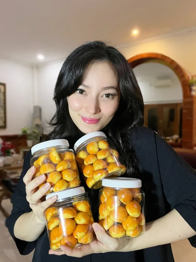 Nastar buatan Asmirandah