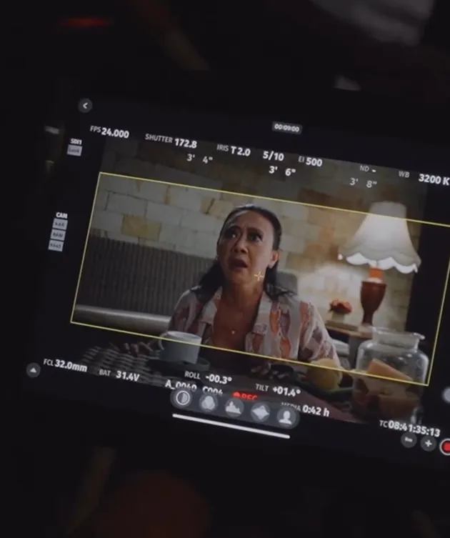 Asri Welas ketika akting