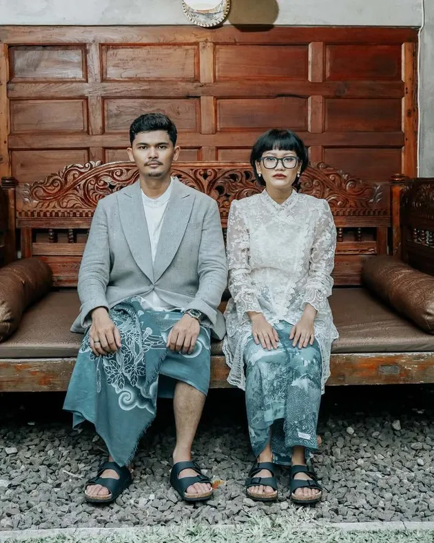 Aci Resti Pakai Batik Asri Welas