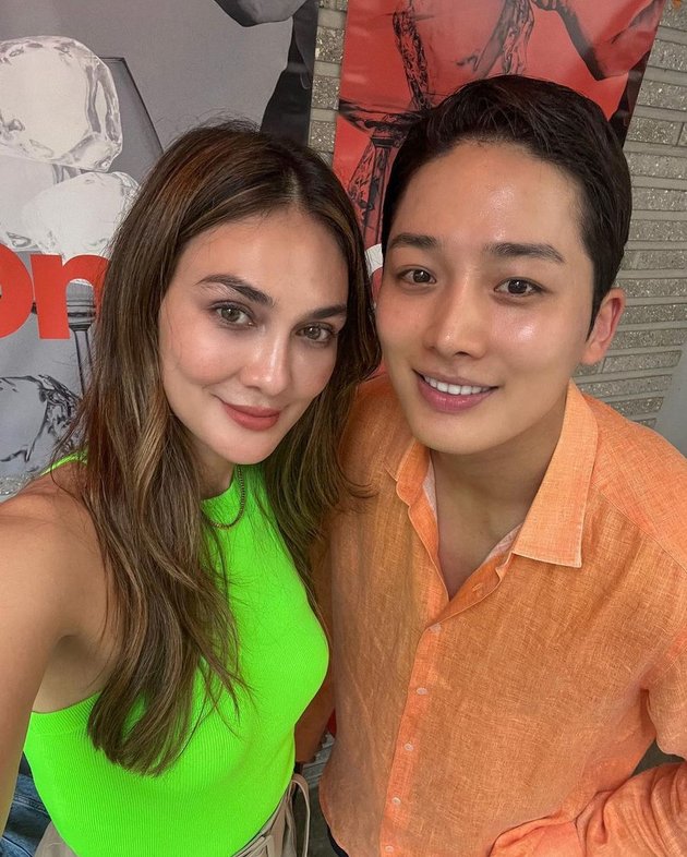Enjoying a Fun Vacation in Korea, Luna Maya Causes a Stir by Taking a Selfie with Moon Se Hoon in 'SINGLE'S INFERNO'