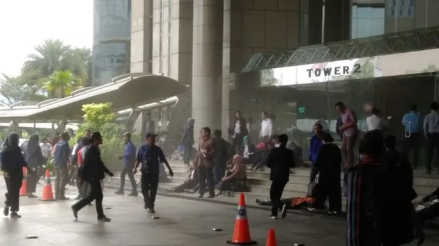 atap bei runtuh, selasar bei runtuh, atap bursa efek indonesia runtuh