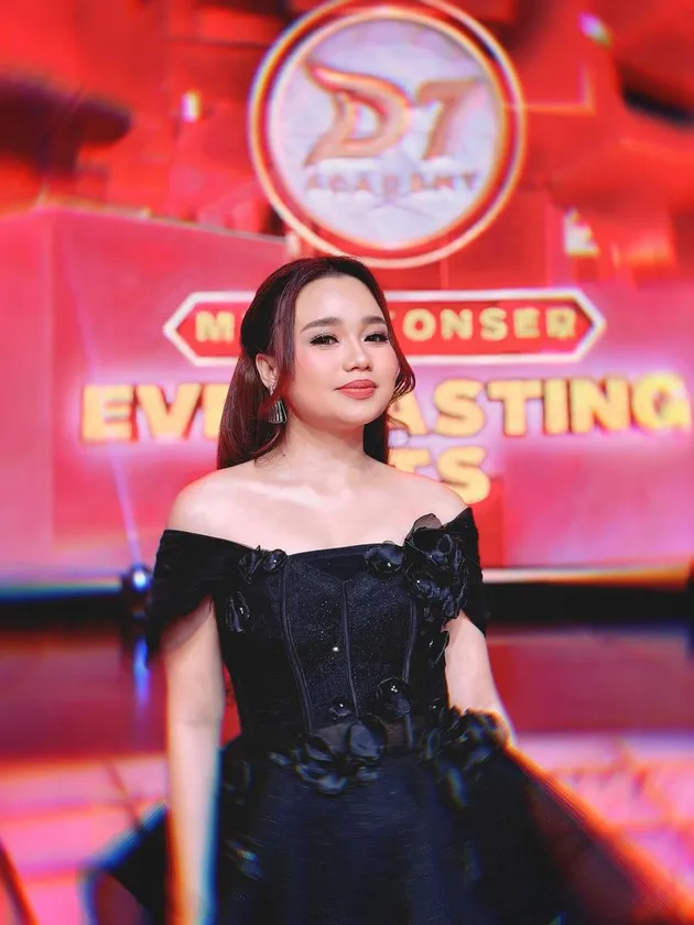 Aulia DA di panggung D'Academy 7